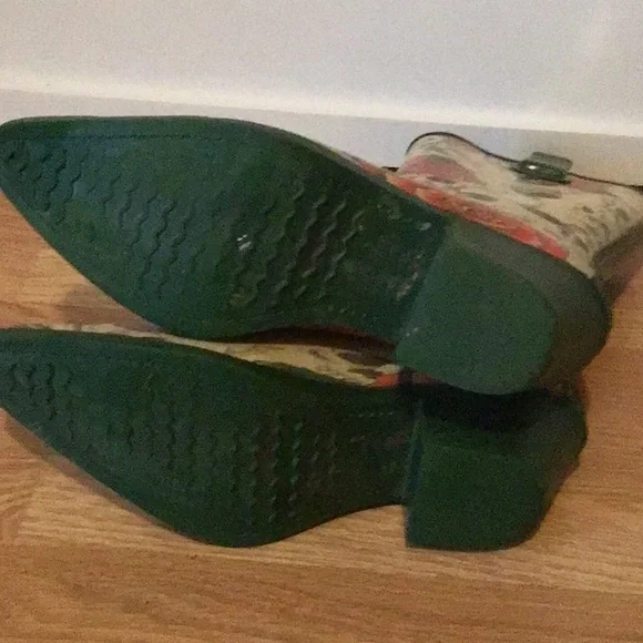 Super hip/goth Sculls and Roses. - Picture 3 of 5